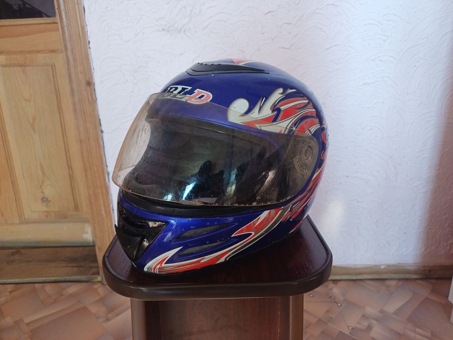 Продам мотоциклетный шлем