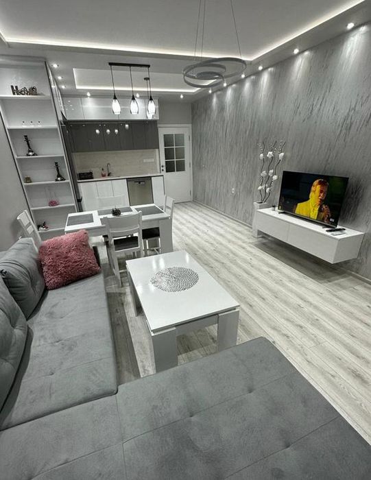 Дава се под наем Двустаен апартамент в Пловдив, Христо Смирненски - 80 кв.м за 550 € - Снимка #1