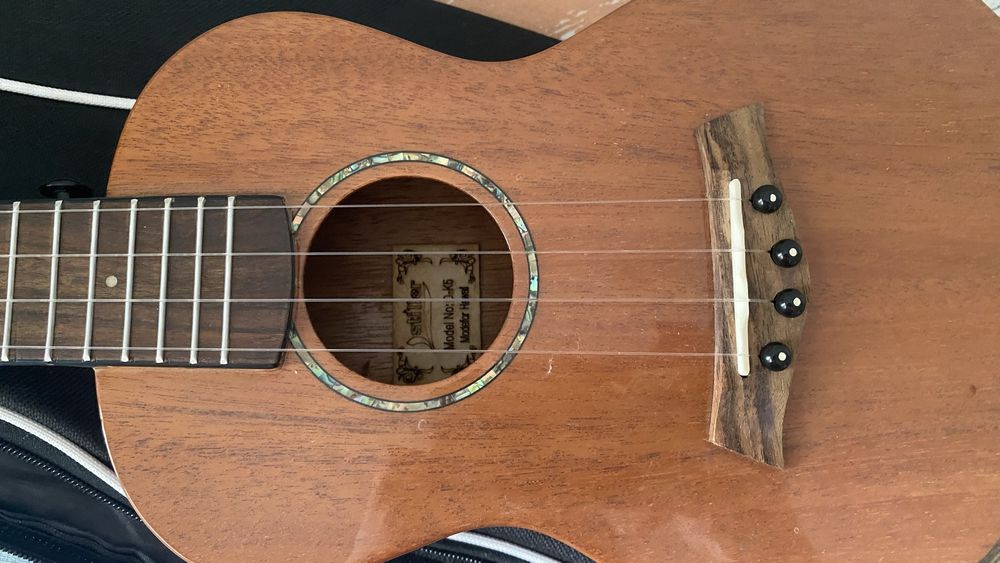 Укулеле с чехлом