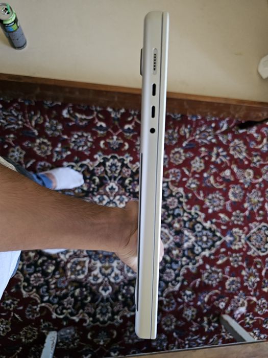 Macbook PRO M3 16 18/512 Yangi srochno 5 ta sikl bolgan