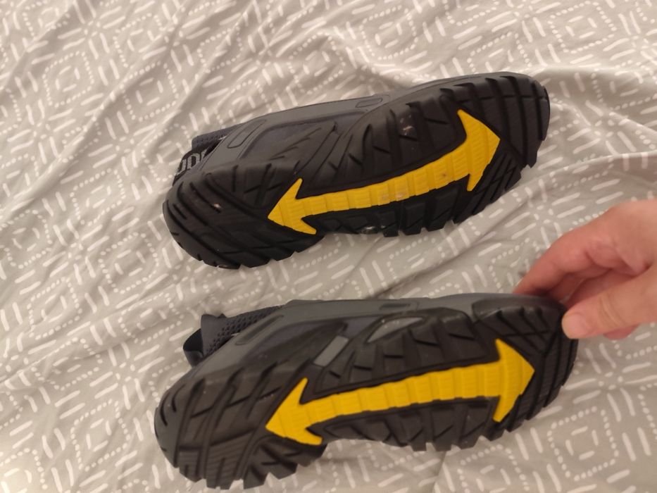 Adidași noi 45 aduși din Anglia
