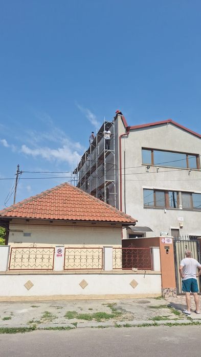 Închiriez schela mobila  si schela ingusta de 0,70cm latime