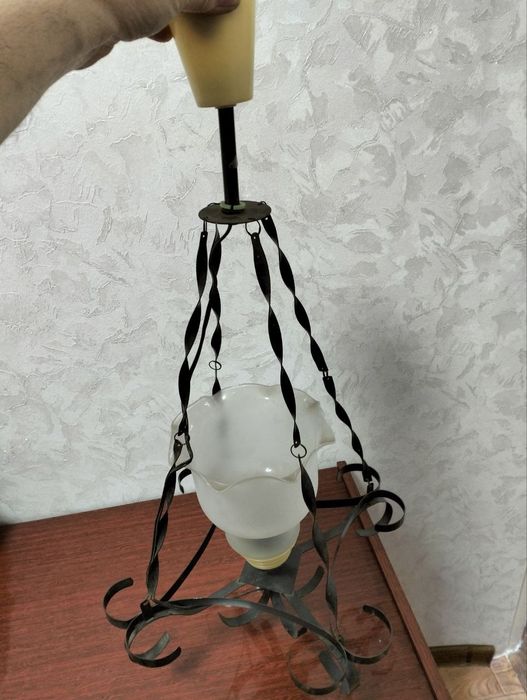 Люстра с одним плафонам