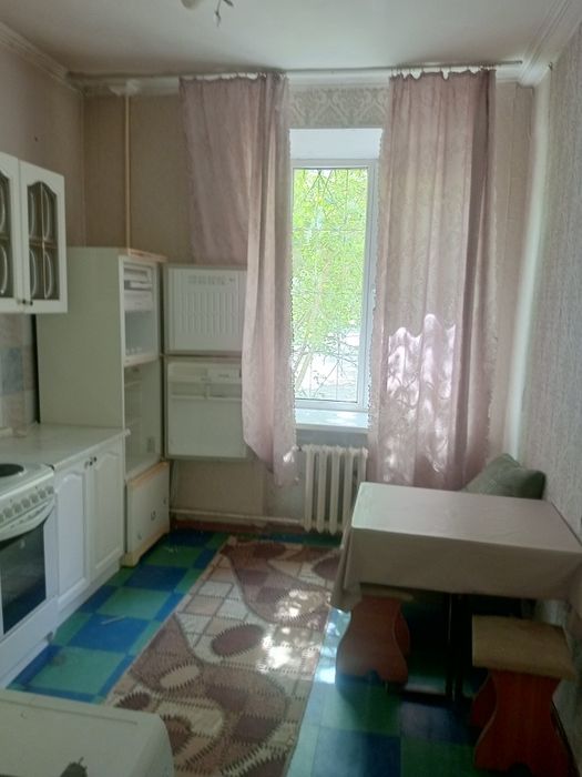 Продам сталинка Металлургов 26