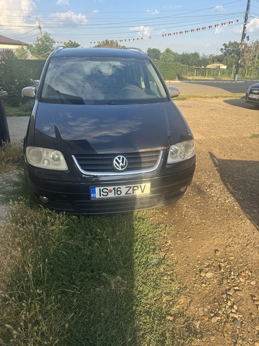 VOLKSWAGEN Touran 2004