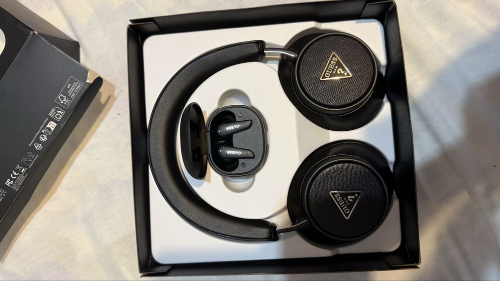 Безжични слушалки Guess + earbuds Guess – Нови