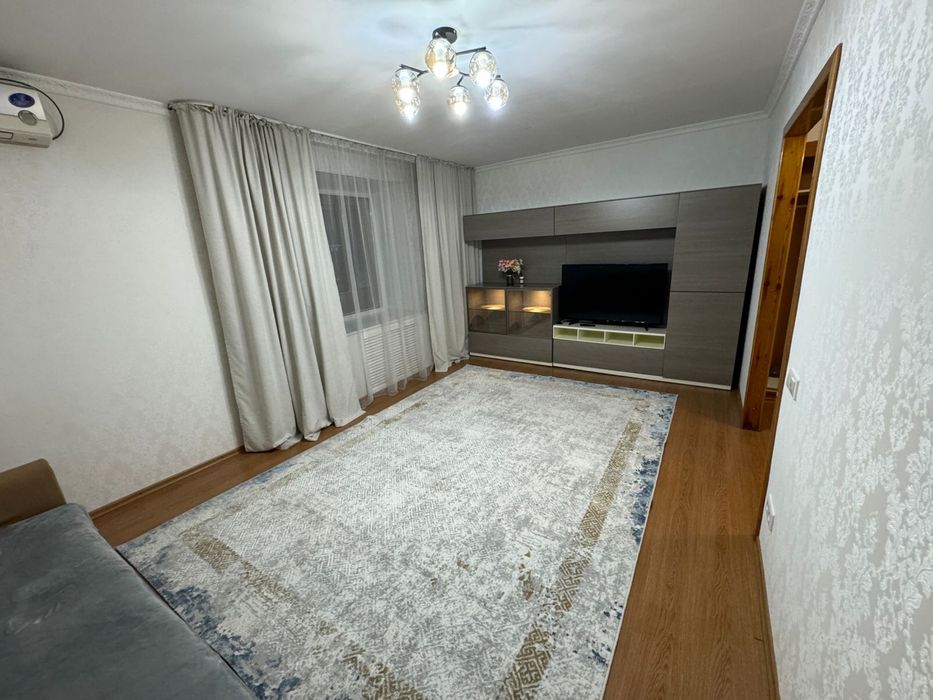 Сдается 2х комнатная по улице Славского 12