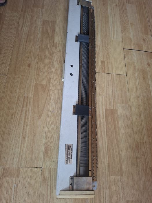 Masina de scria,  mașină de tricotat