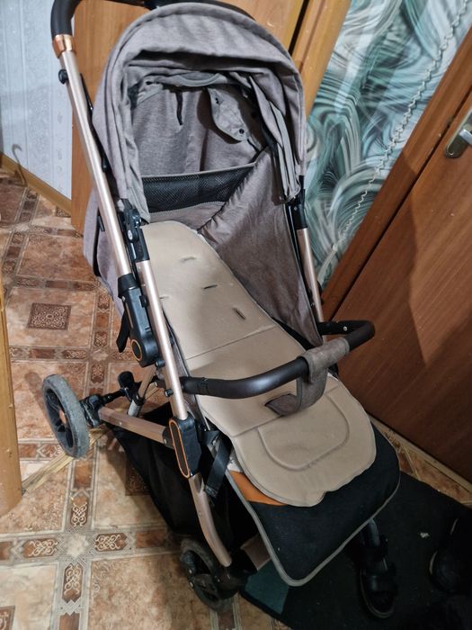 Продам коляску..