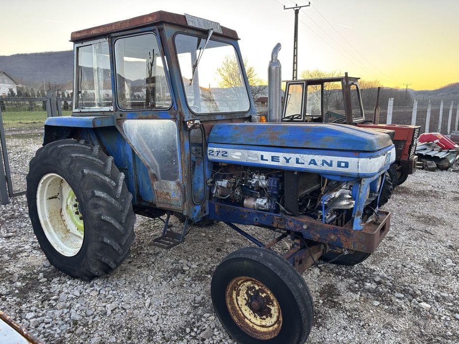 Tractor ford -leyland 70 cp