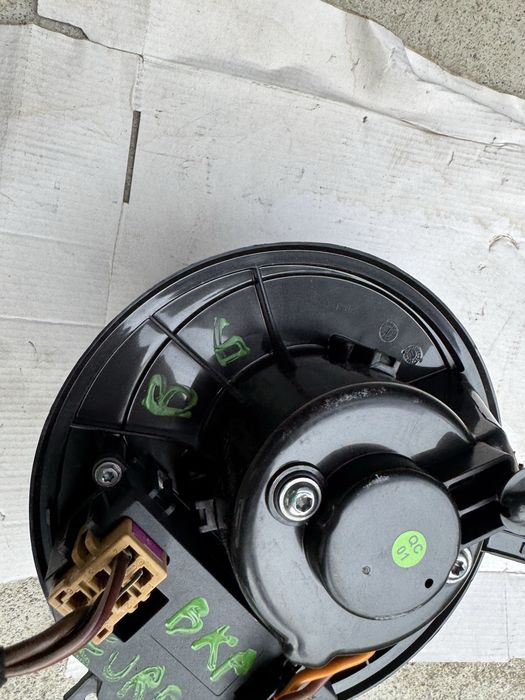 Ventilator aeroterma bord plansa bord interior habitaclu passat b6 b7