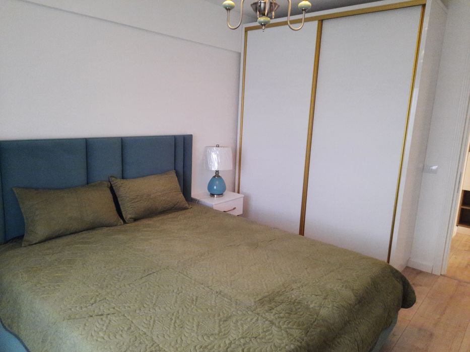 Inchiriez apartament