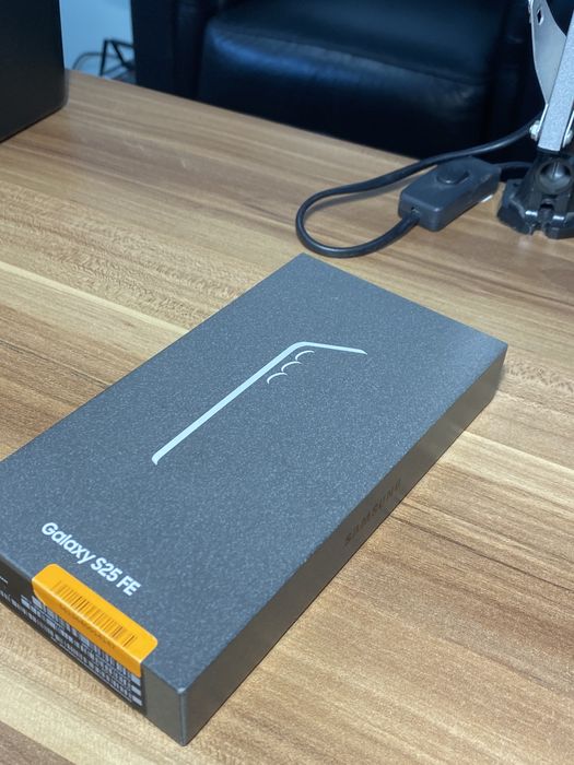 Samsung Galaxy S25 FE • 128 GB • Jetblack