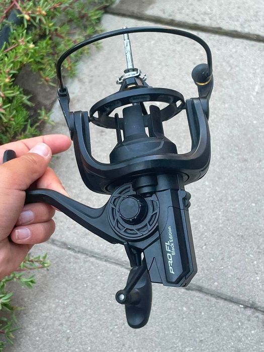 макара Pro Fl Blast Black Editon 8000
