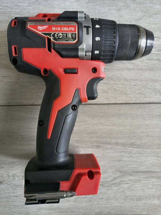 Scule profesionale Milwaukee 18V