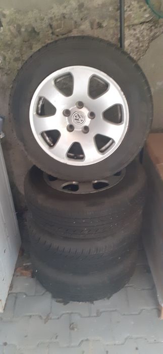 Vând set de cauciucuri de vară pentru Golf 5
