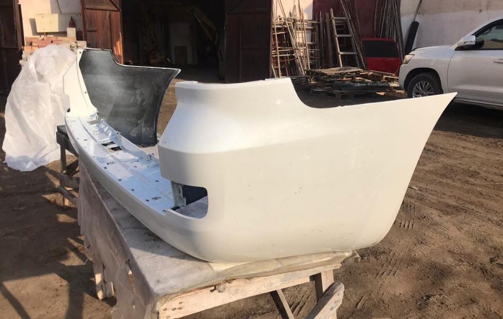 Продам задний бампер Land Cruiser 200