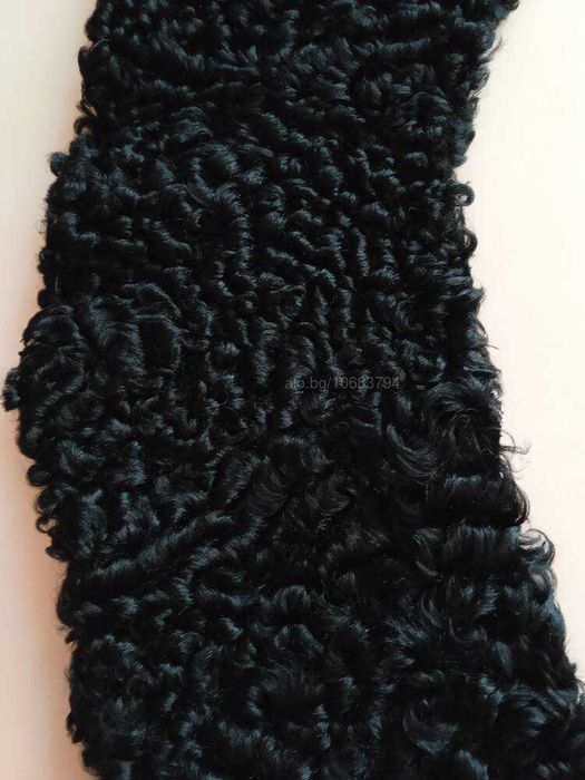 Яка от естествен косъм каракул.