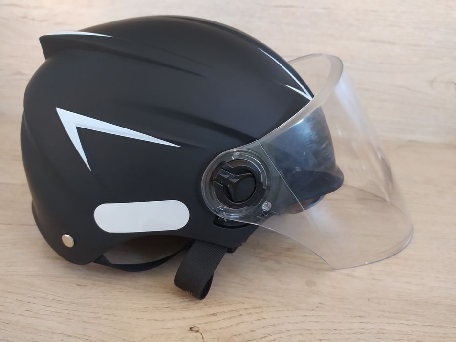 Каска для скутера