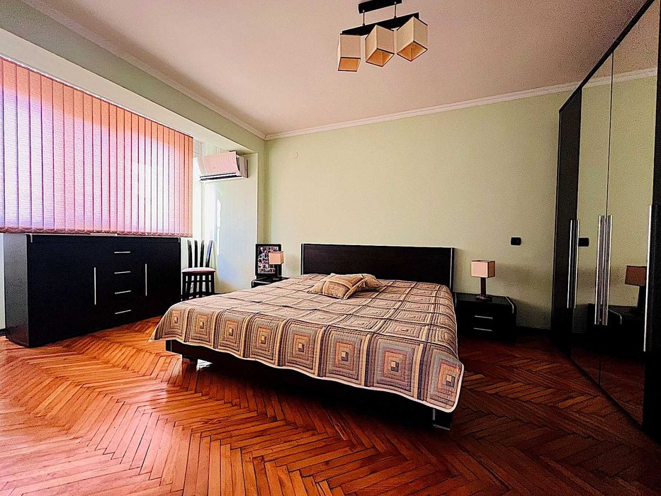 Продава се Тристаен апартамент в Враца, Център - 82 кв.м за 1487 €/кв.м - Снимка #12
