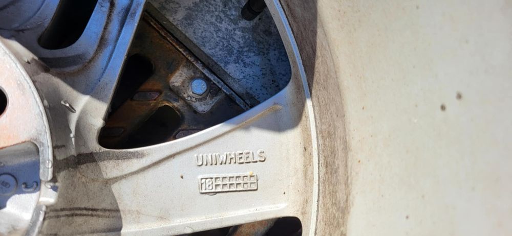 Гуми със джанти Нисан Джук