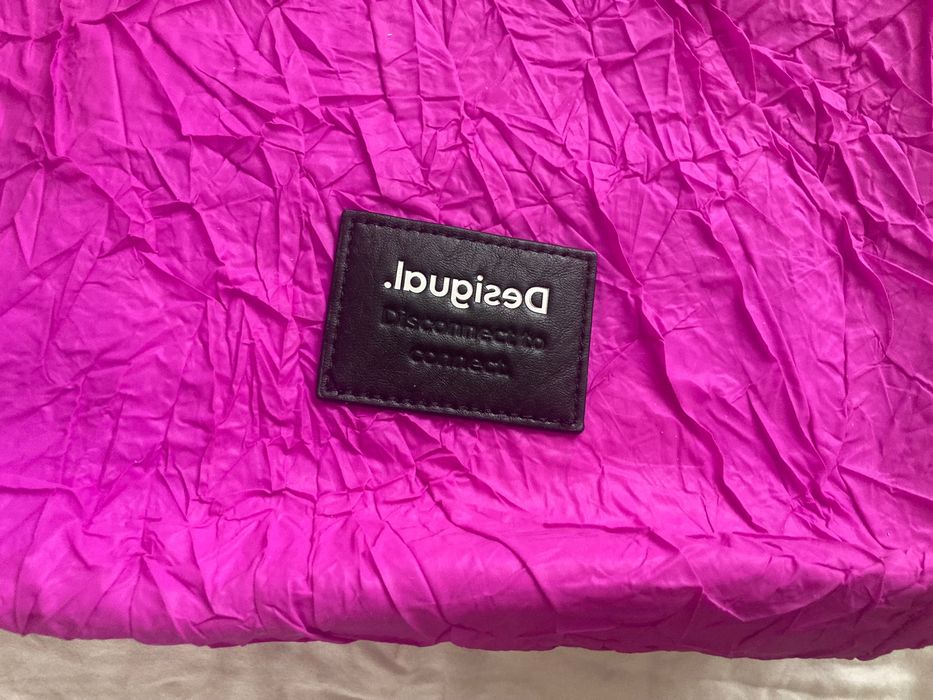 Desigual - оригинална нова чанта цвят цикламен