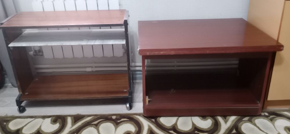 Стол раскладной на колесиках и столик под радиоаппаратуру на колёсиках