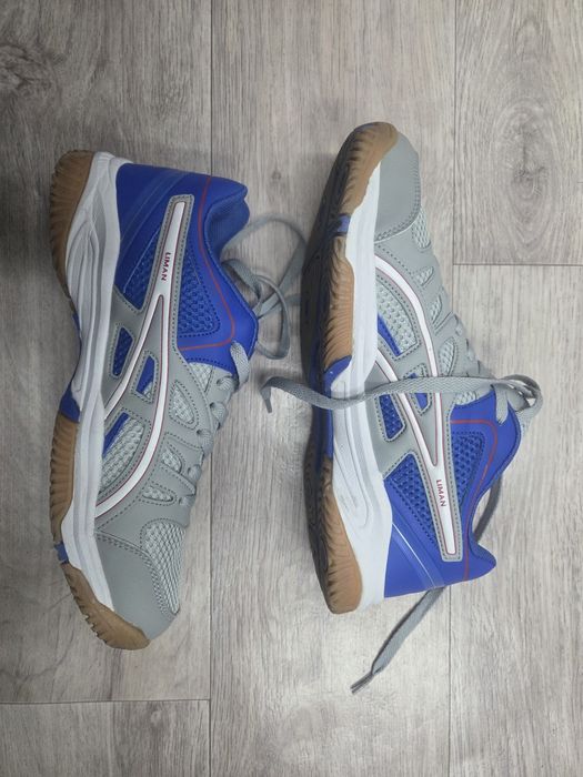 Волейбольные кроссовки