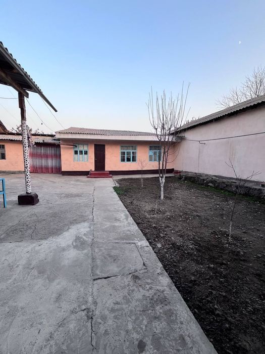 Ахилик махаласида Уй сотилади 7хонали