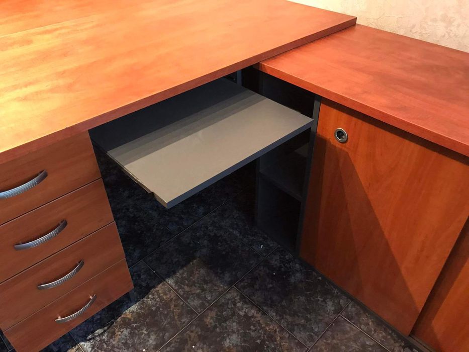 Комплект от Бюра за офис