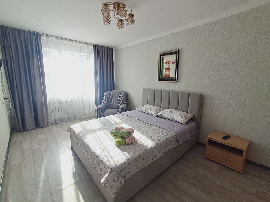 Кв. посуточно 1 ком. ТОЛЬКО ПАРАМ .День-5000,Ночь-8000