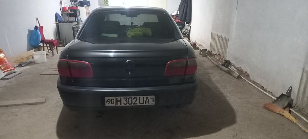 Опель омега Б дорест 2001 года