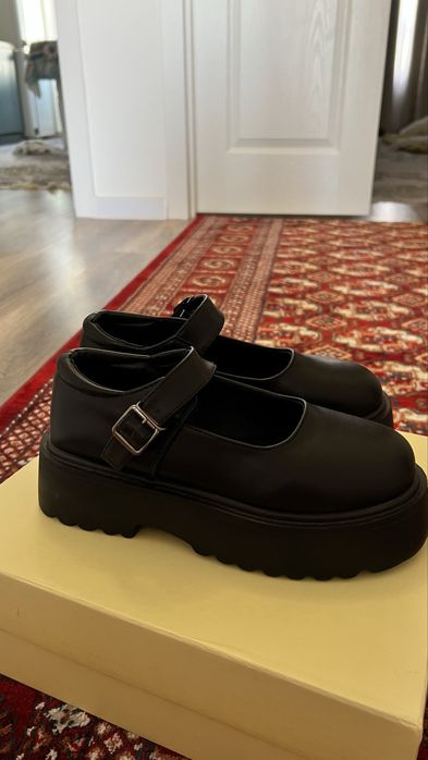 черный туфли для школы, и тд