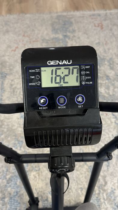 Продам тренажер элипс от Genau