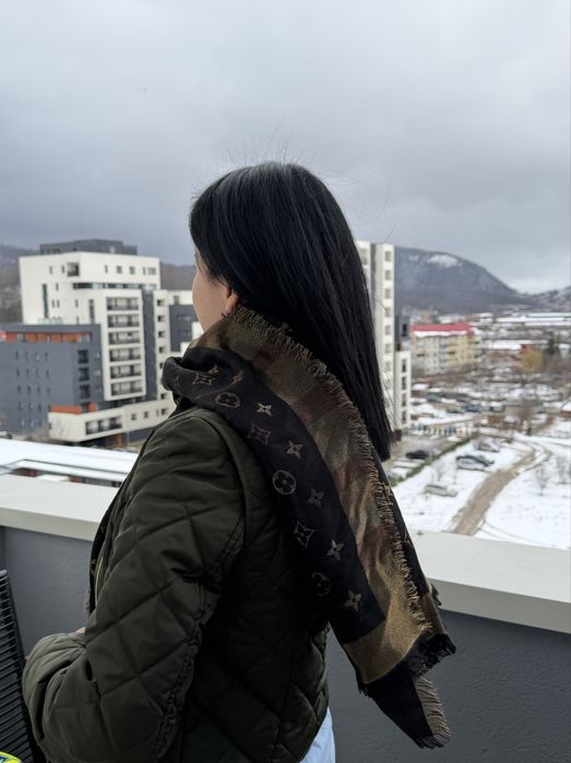 Eşarfa Louis Vuitton autentică, mare
