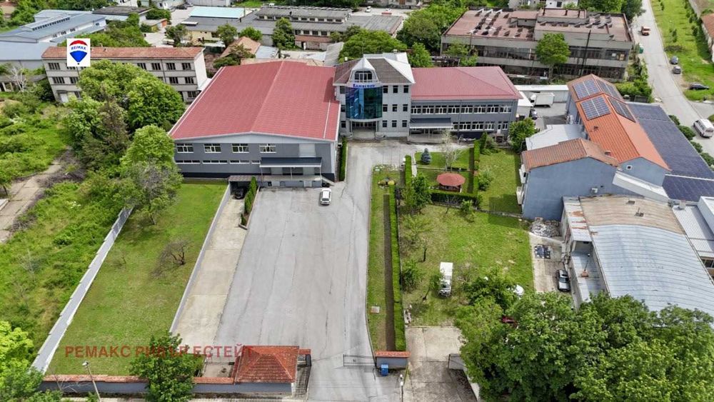 Продава се Промишлена сграда в Горна Оряховица - 4342 кв.м за 588 €/кв.м - Снимка #1