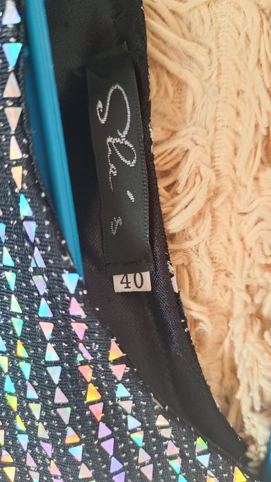 Продам платья размер 40