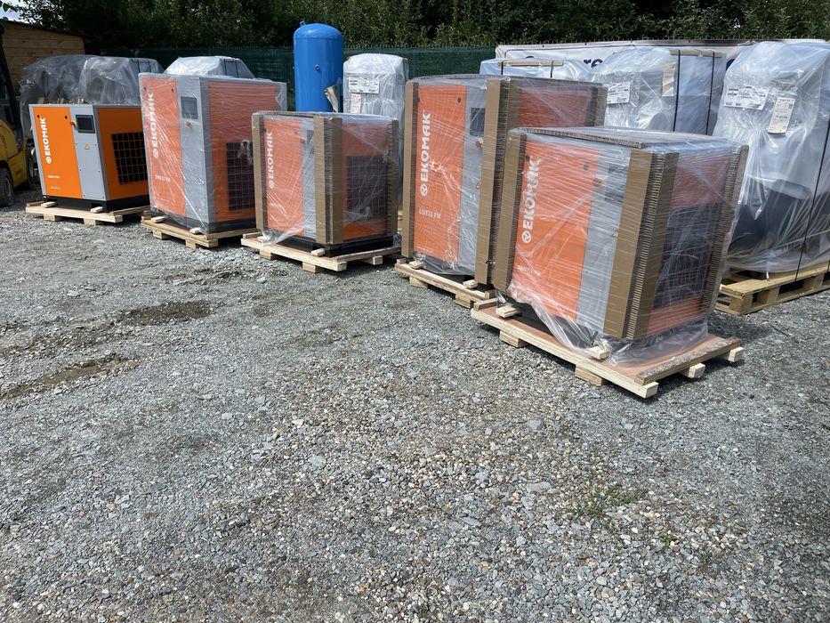 Compresor aer cu surub 22kw/30hp EKOMAK inverter / Magneti Permanenti