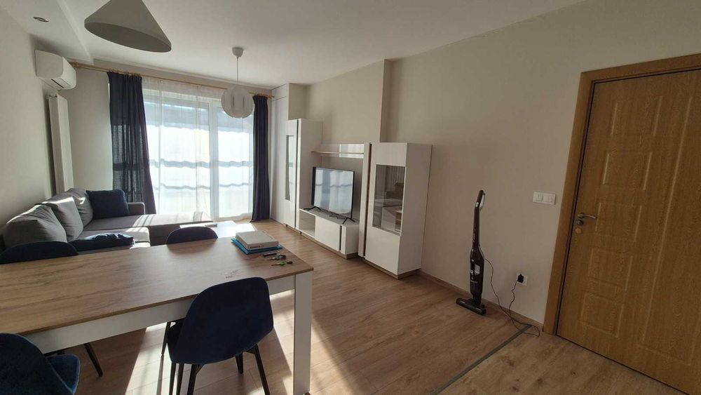 Дава се под наем Тристаен апартамент в София, Зона Б-18 - 90 кв.м за 810 € - Снимка #2