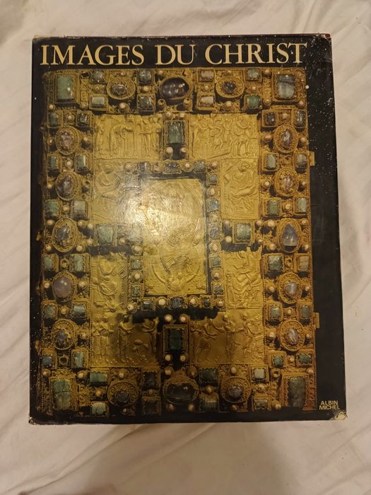 Carte foarte veche  pentru colectionari an 1980