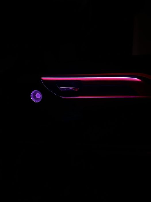 Retapitare plafon/fete de usi/volan, lumini ambientale/stelute