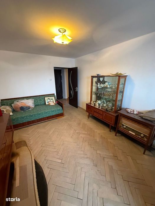 Apartament 3 decomandate Calea București Institut 7/10 71 mp