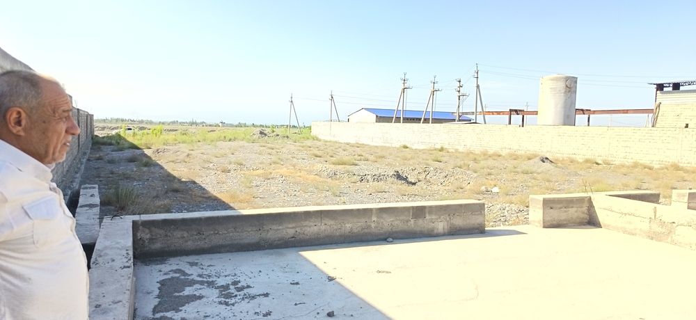 saonat zinasida 30sotix yer sotiladi