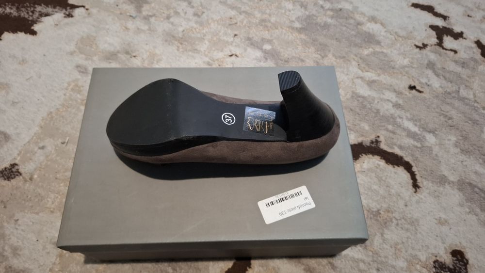 Pantofi cu toc dama