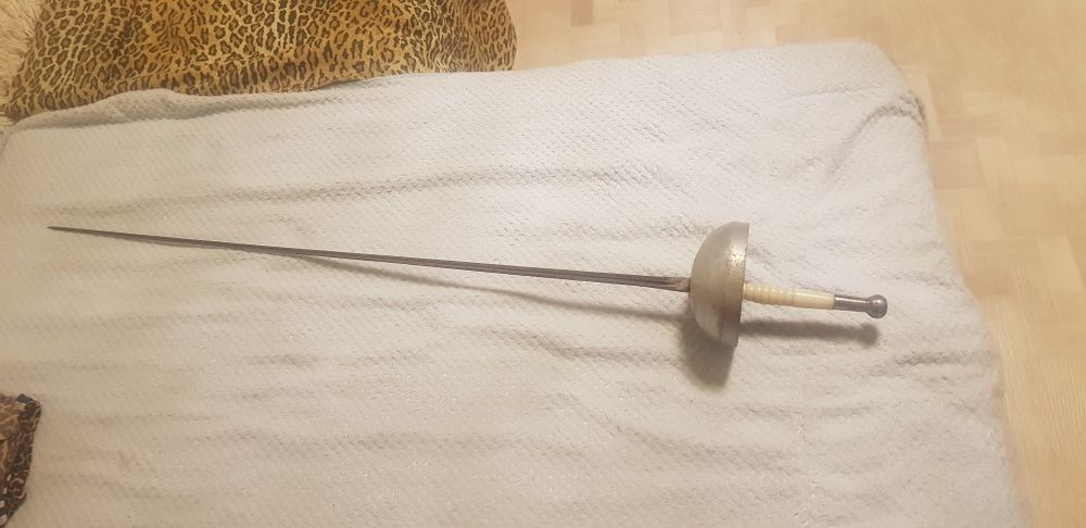 Продам оригинальную рапиру