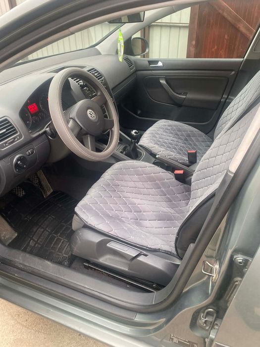 Vând Volkswagen Golf 5 – 2005