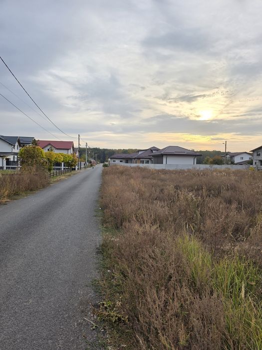 Teren intravilan 420 m²