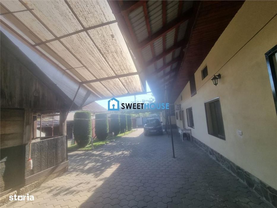 Casa de vanzare in Mandra  Spatiu generos si anexe