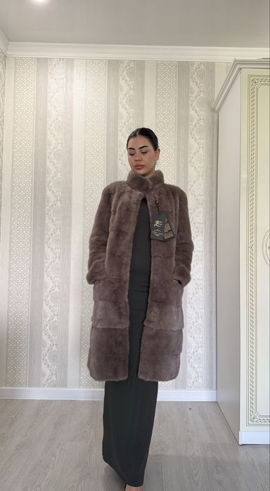 Шикарная шуба мех канада