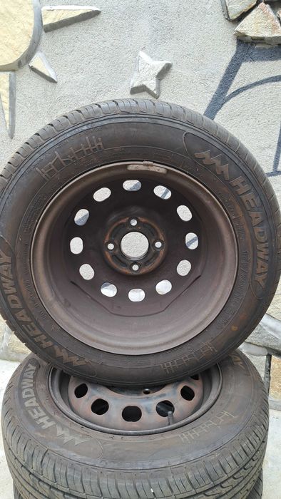 Продавам два комплекта летни и зимни гуми с джанти 175/70/14